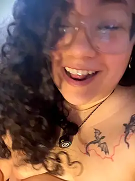 VanesssaMilf_ live sex cam