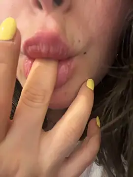 sukhakunis1 live sex cam