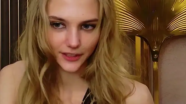 4example_Chloe's cam snapshot