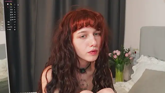 LeelooYolo live sex cam