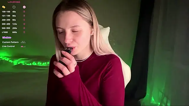 VibeVi's cam snapshot