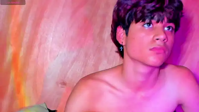 Leo_Glow live sex cam