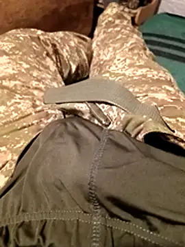 vladyslav18_'s cam snapshot