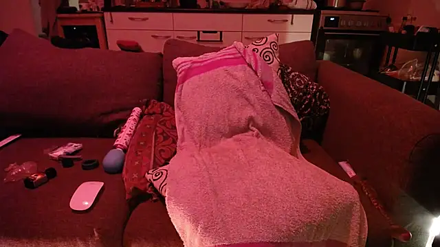 P4RtYBOII92 live sex cam