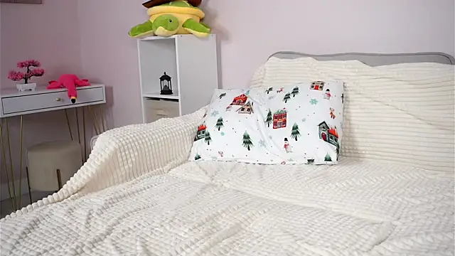 SunnivaCovil live sex cam