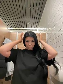 Tisha_Busty live sex cam