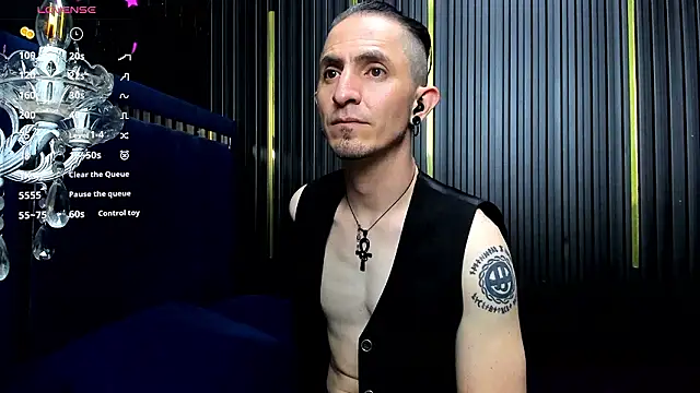 KarloStrom live sex cam