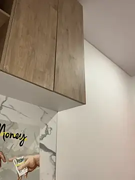 MissAnuta live sex cam