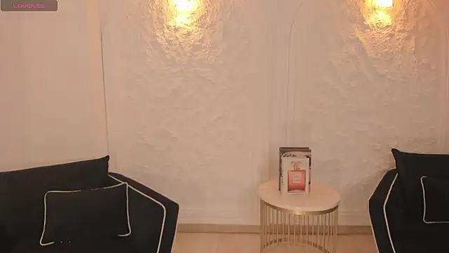 SavannahStorm live sex cam