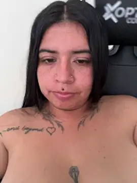 Devilsweet17 live sex cam