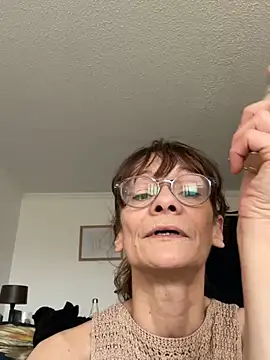 Chris06d22@xh live sex cam