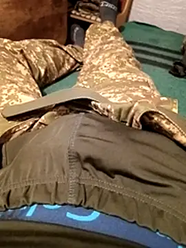 vladyslav18_'s cam snapshot