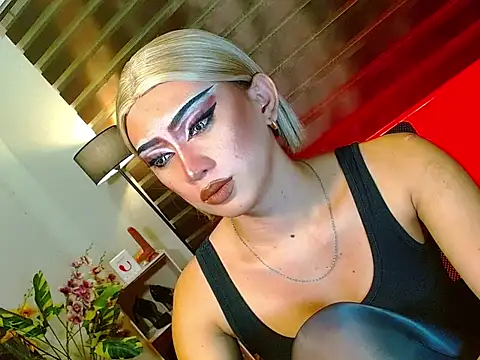 HOLLYWOOD_QUEEN_88 live sex cam