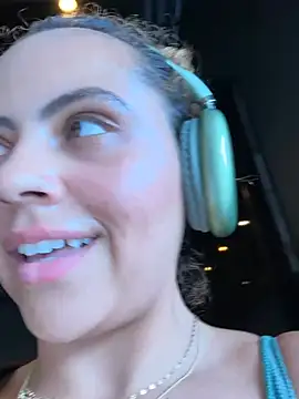 Chloe_Leaozinho live sex cam