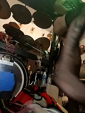 AllucyLu live sex cam