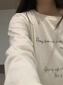 Rin-yiyi live sex cam