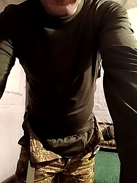 vladyslav18_'s cam snapshot