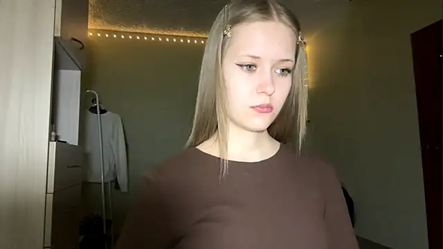 ZaidaSchwarten's cam snapshot