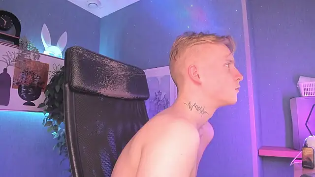 AlexxSweet live sex cam