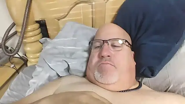 Bigbear0563 live sex cam