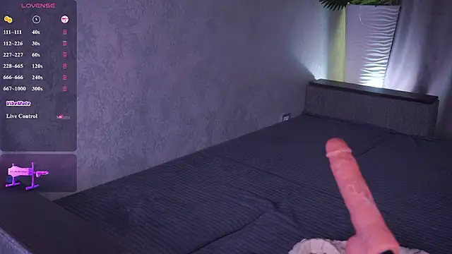 LipDipTalk live sex cam