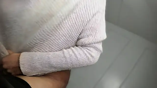 TheQueenNextDoor live sex cam