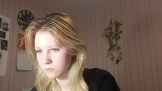 RunawayBr1de's cam snapshot