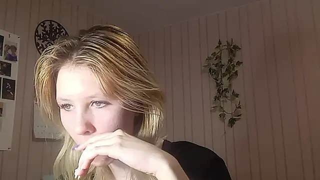 RunawayBr1de's cam snapshot