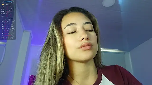 amy_ker_m's cam snapshot