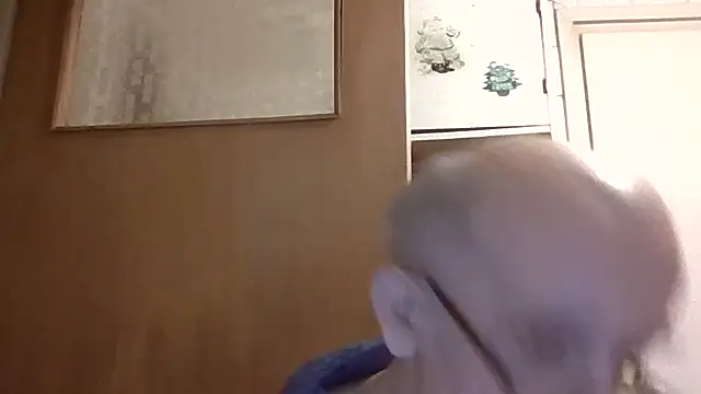 mariusica1@xh live sex cam