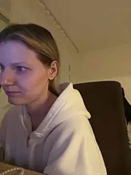 MaryHiggins live sex cam