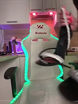 Ruby-Luv's cam snapshot