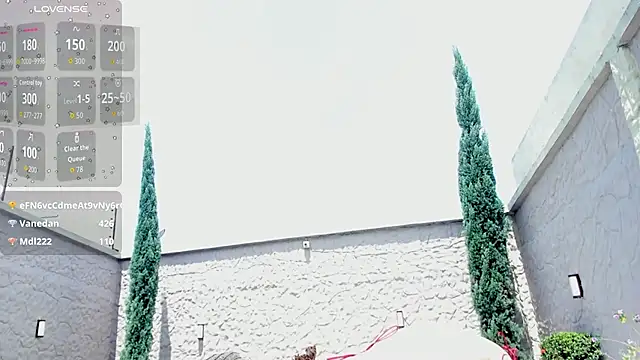 Ramona_Flower live sex cam