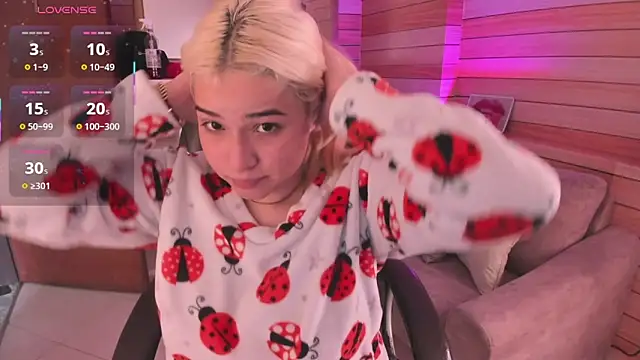 BarbieHannaB_'s cam snapshot