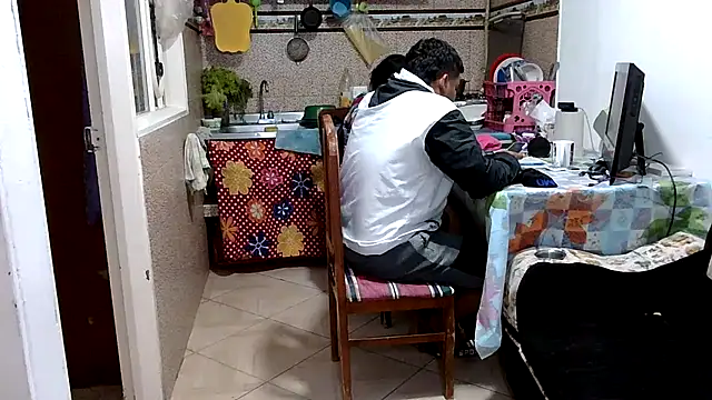 Boycuriousxxx live sex cam