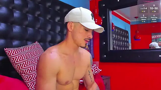 Big_ValentinHunk live sex cam