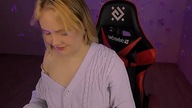 madeline_doll's cam snapshot