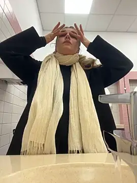 Holy_Tereza's cam snapshot