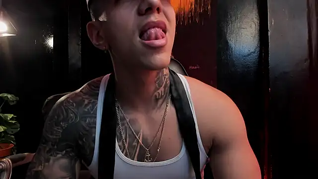 SalvatoreDmore live sex cam