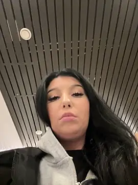 Tisha_Busty live sex cam