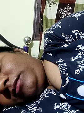 yamini1431 live sex cam