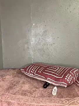 Bellabootie's cam snapshot