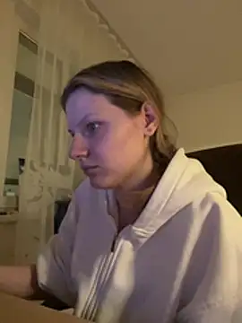 MaryHiggins live sex cam