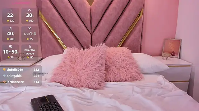 roxyflame_'s cam snapshot