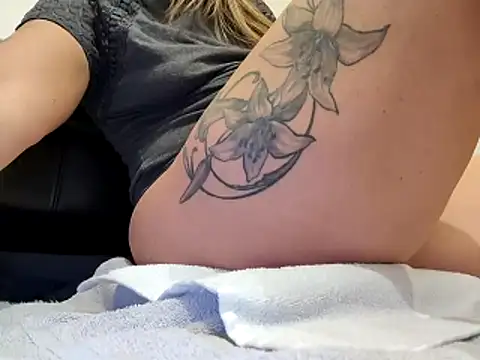 sweethotmilf888's cam snapshot