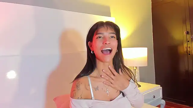 LauraAristizabal live sex cam