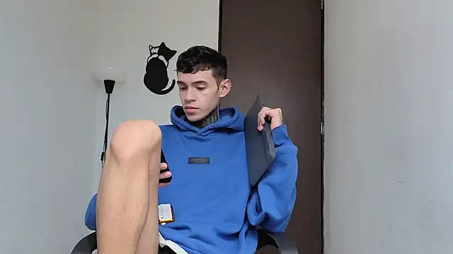 Saturno_v live sex cam