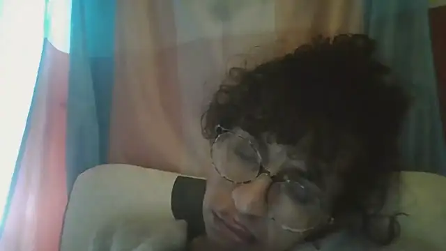 Querida-Mia live sex cam