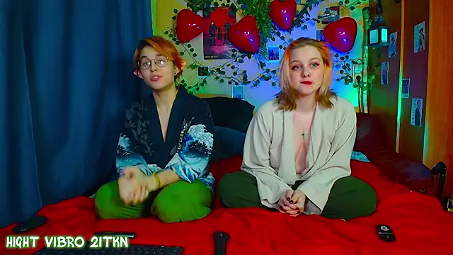 TrickyKitsune live sex cam