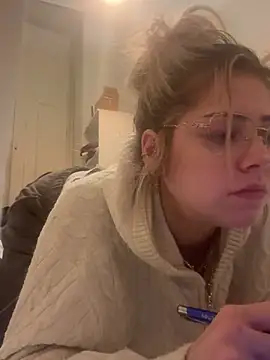 MelliMoon's cam snapshot